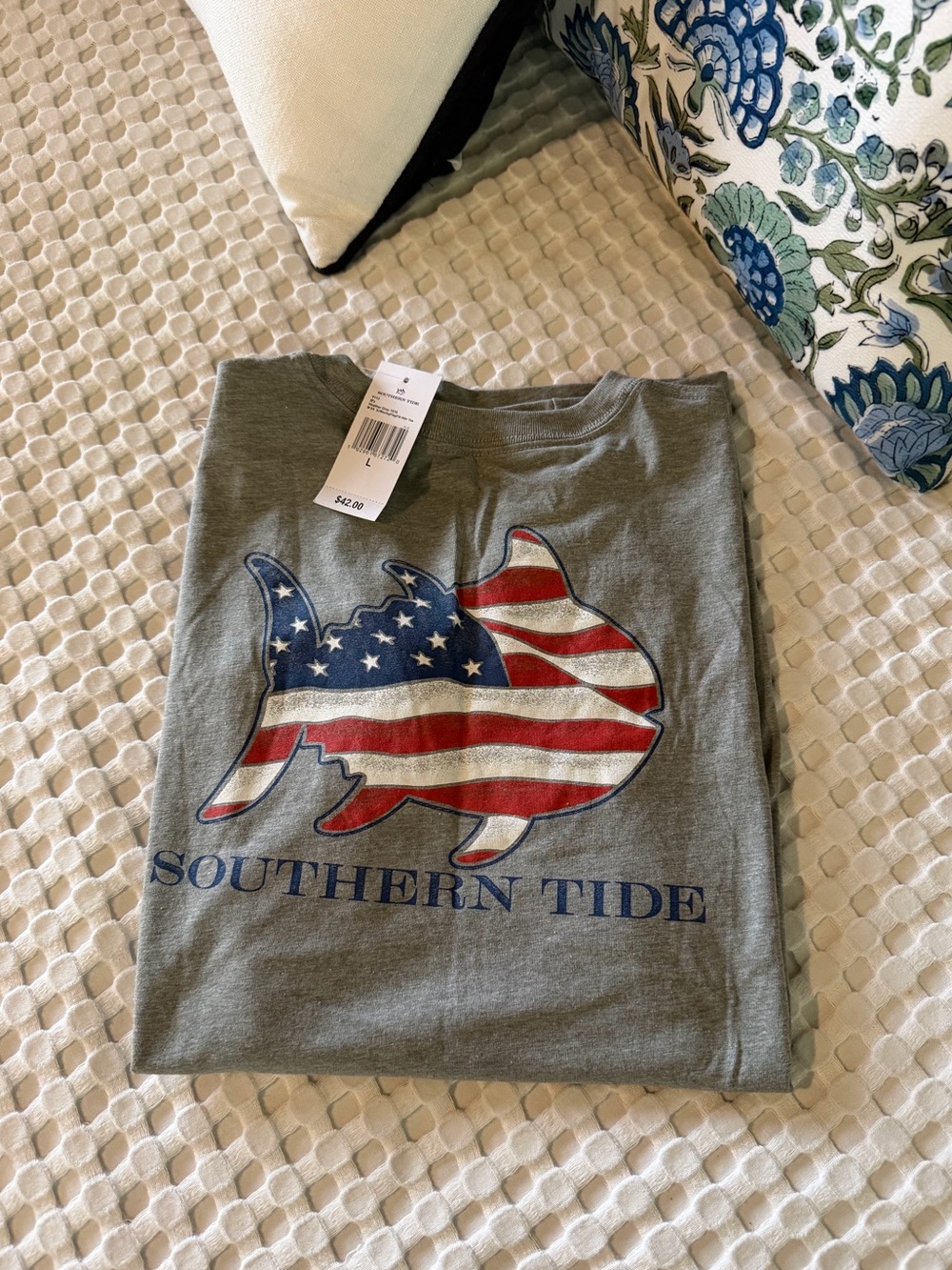 Southern Tide Gray Tee with American Flag Fish Graphic
